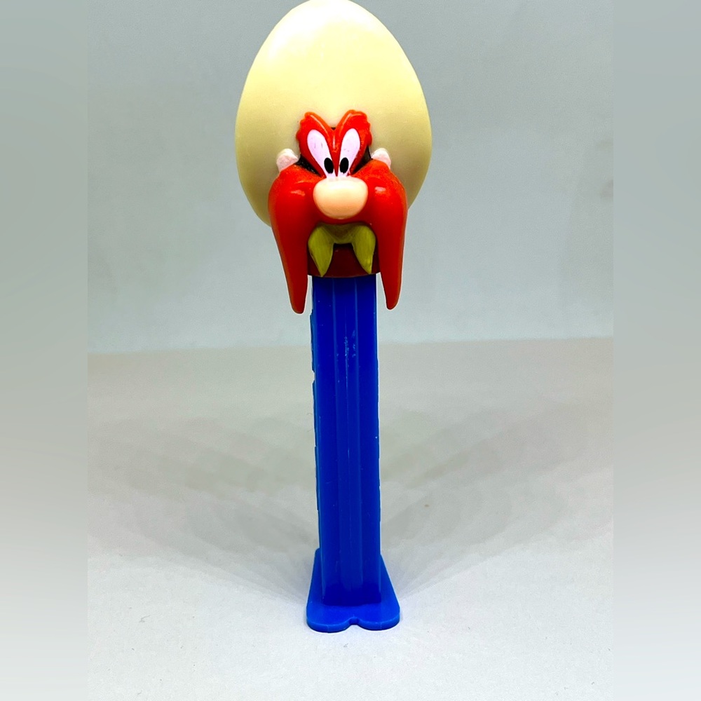 Vintage Yosemite Sam Pez Dispenser with feet